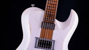 Hellcaster Rock Gitarre - Players White - Schlagbrett