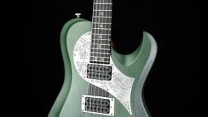 Ultimate - Green Dragon - Metal Gitarre - Schlagbrett mit Drachengravur