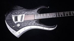 Zodiac Excalibur - 29" Bariton Gitarre - Blackburst​ - Body mit Alu-Inlay seitlich